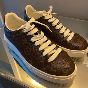 Louis Vuitton Time out Sneakers. Worn twice
